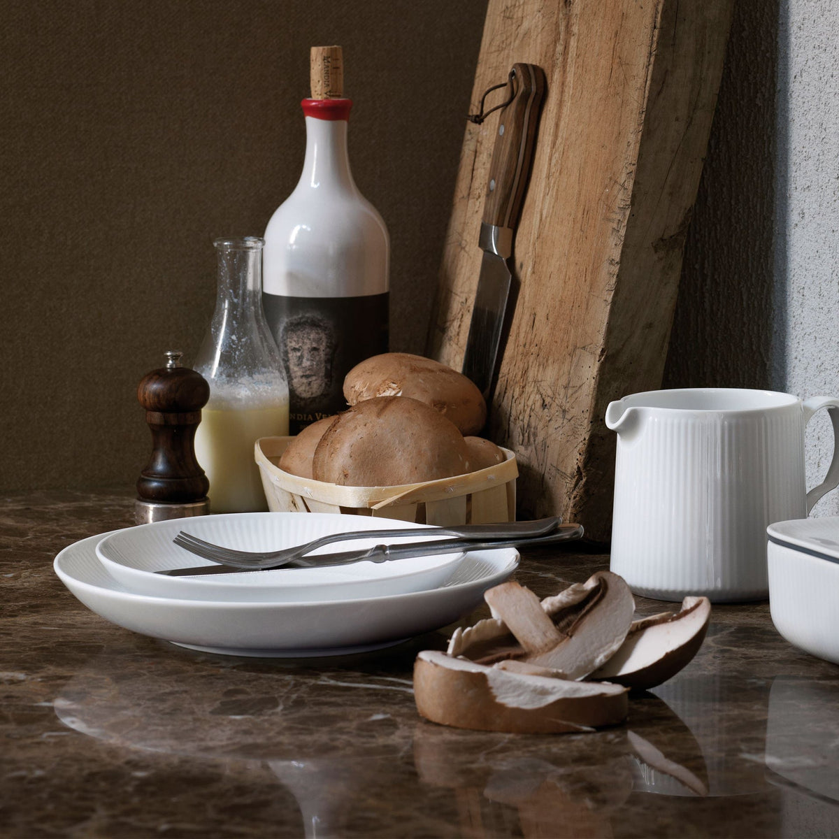 White Fluted Plate Coupe, 20 cm - US 4086