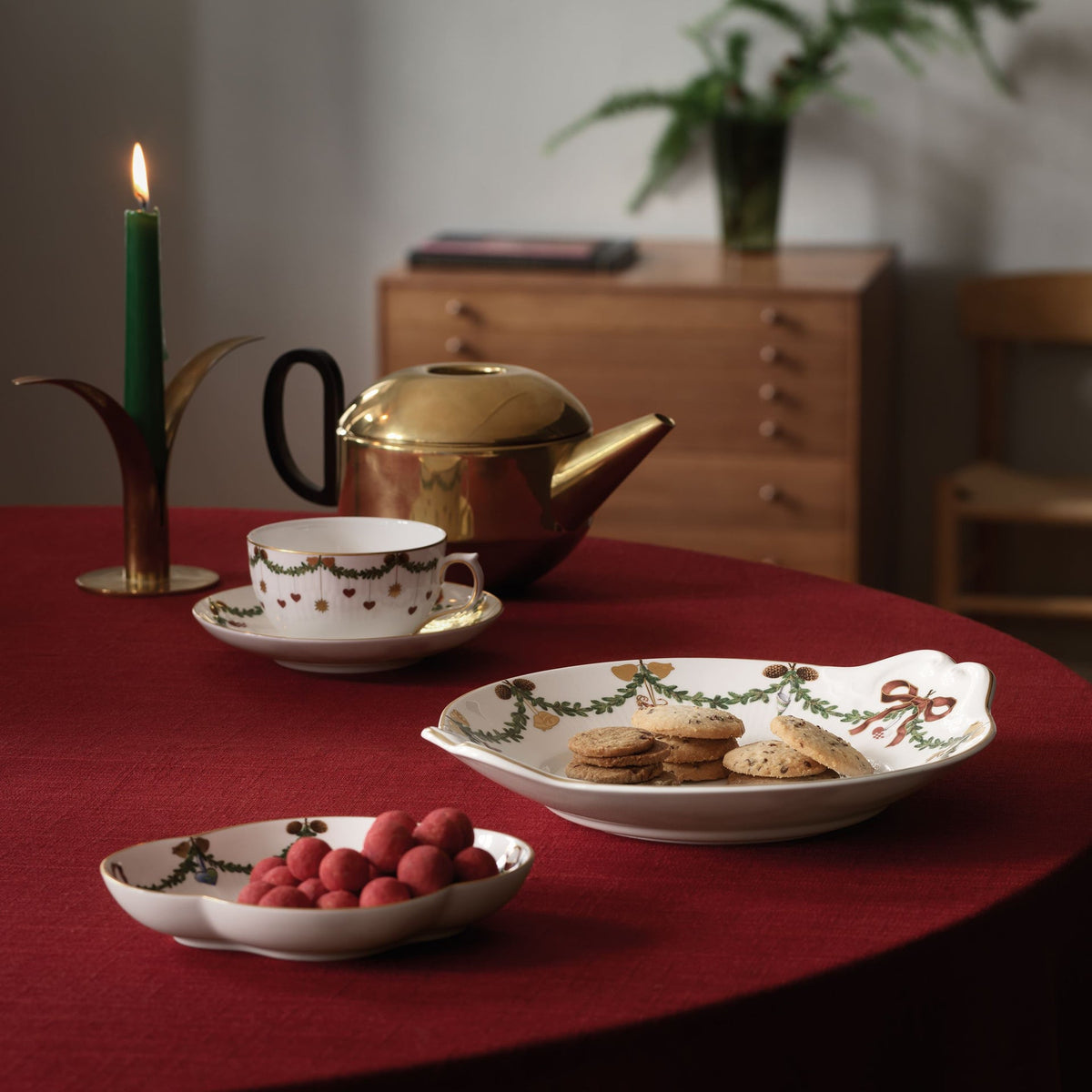 Star Fluted Christmas Dish, 27 cm - US 1695