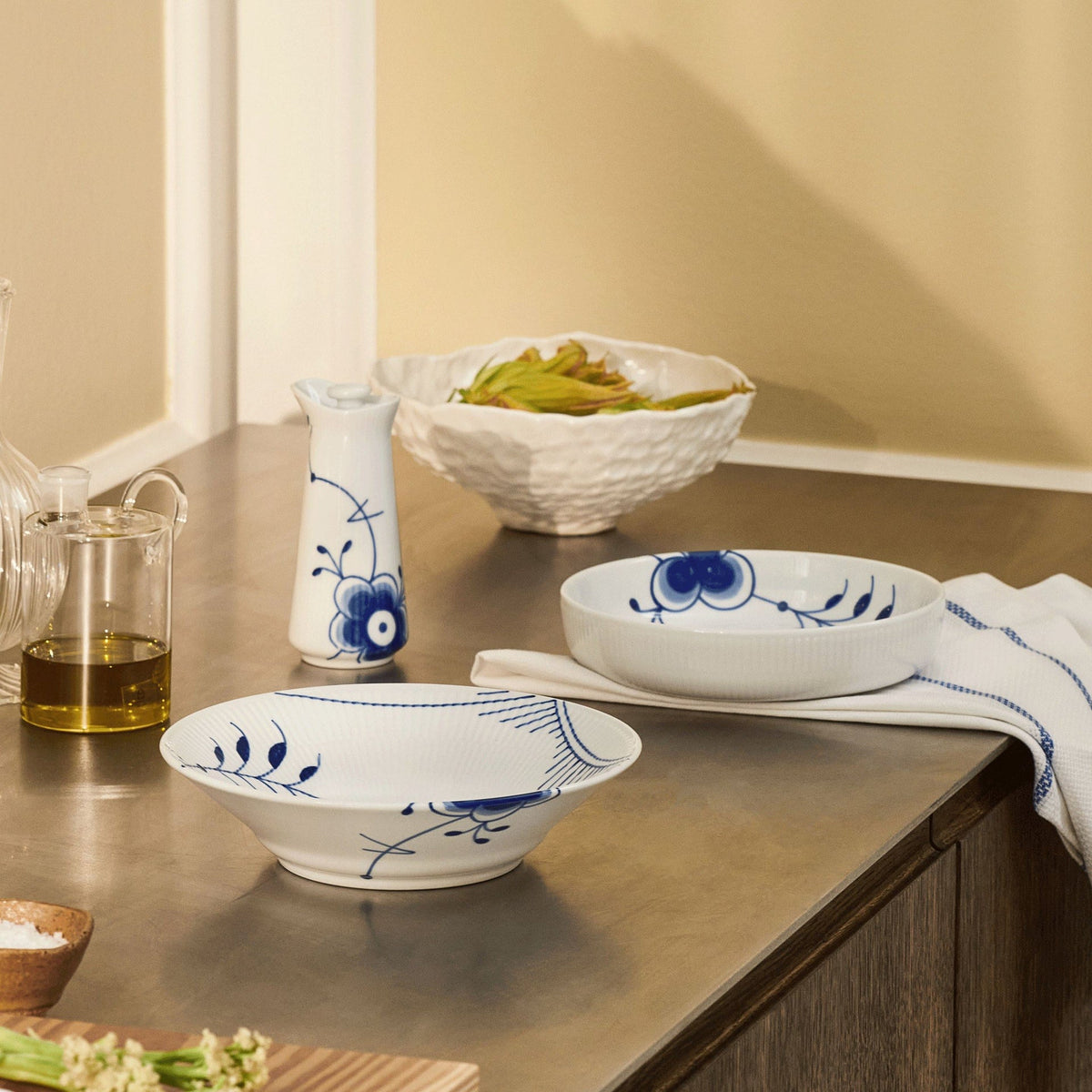 Blue Fluted Mega Plate Deep, 21 cm - US 1927