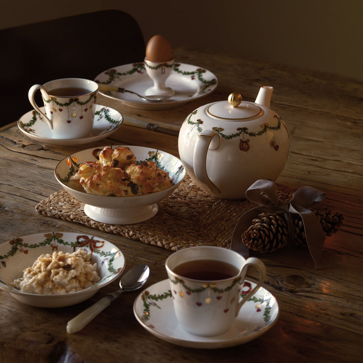 Star Fluted Christmas Teapot, 140 cl - US 0464