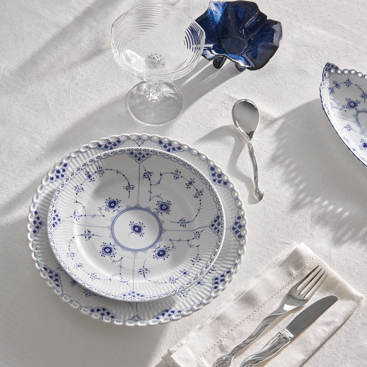 PLATE, 22 CM Plate, 22 cm - US 8226