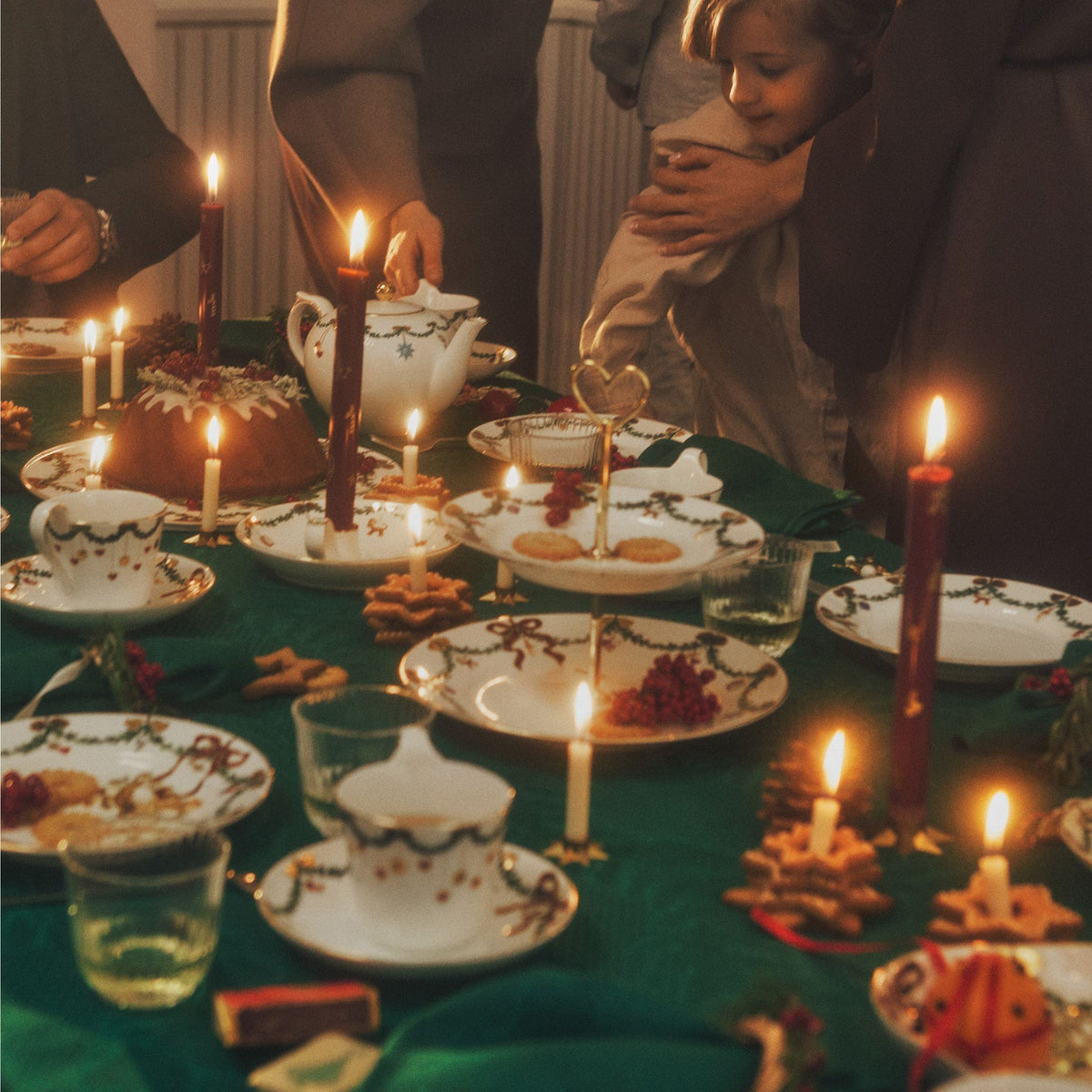 Star Fluted Christmas Étagère, 2 layers - US 3726