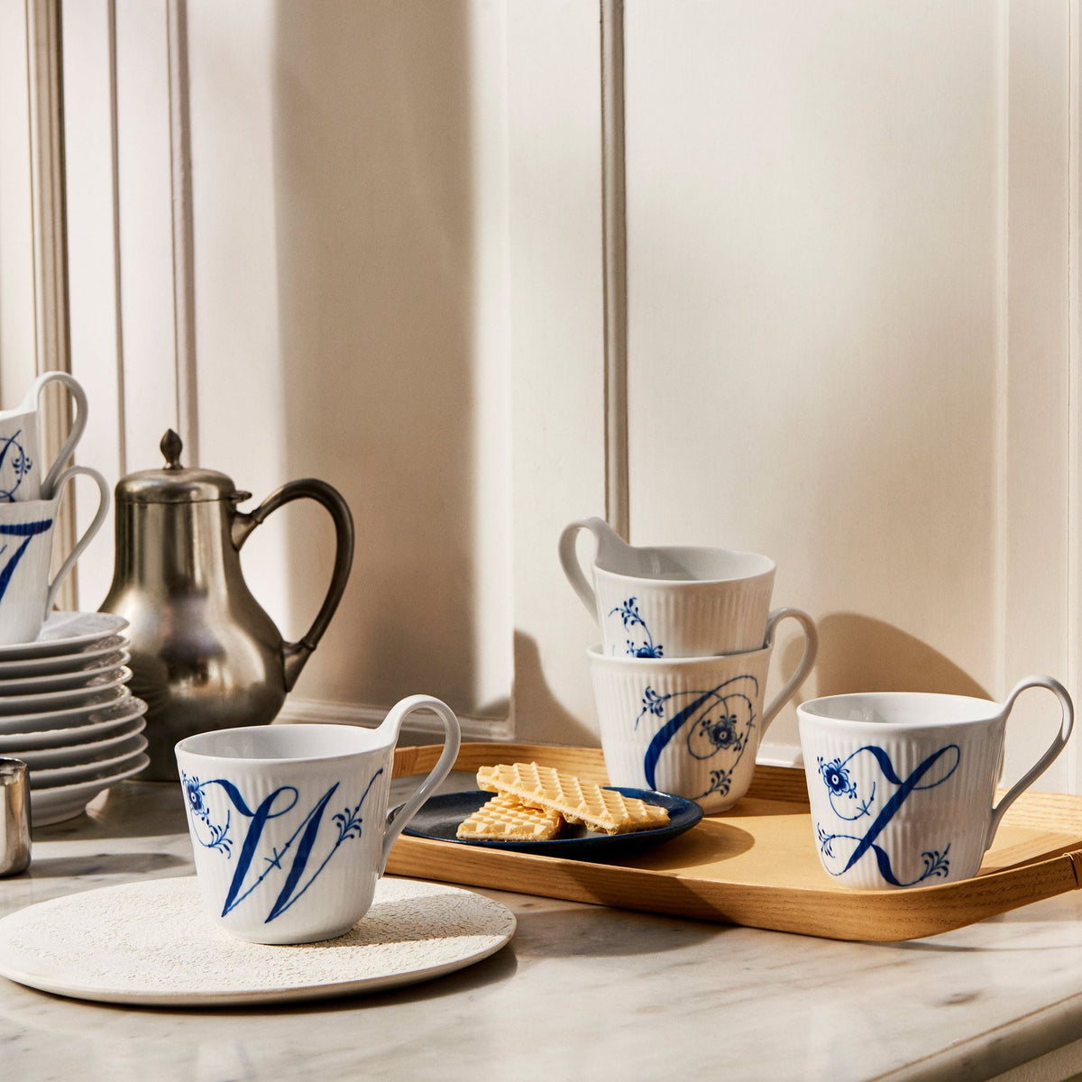 Alphabet Collection High Handle Cup, W, 33 cl - US 1987