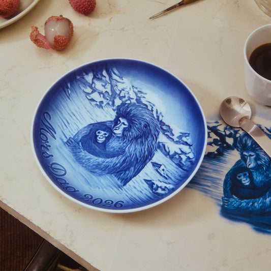 Blue Collectibles Bing &amp; Grøndahl Mother's Day Plate 2026, Japanese Snow Monkeys, 15 cm - US 9891