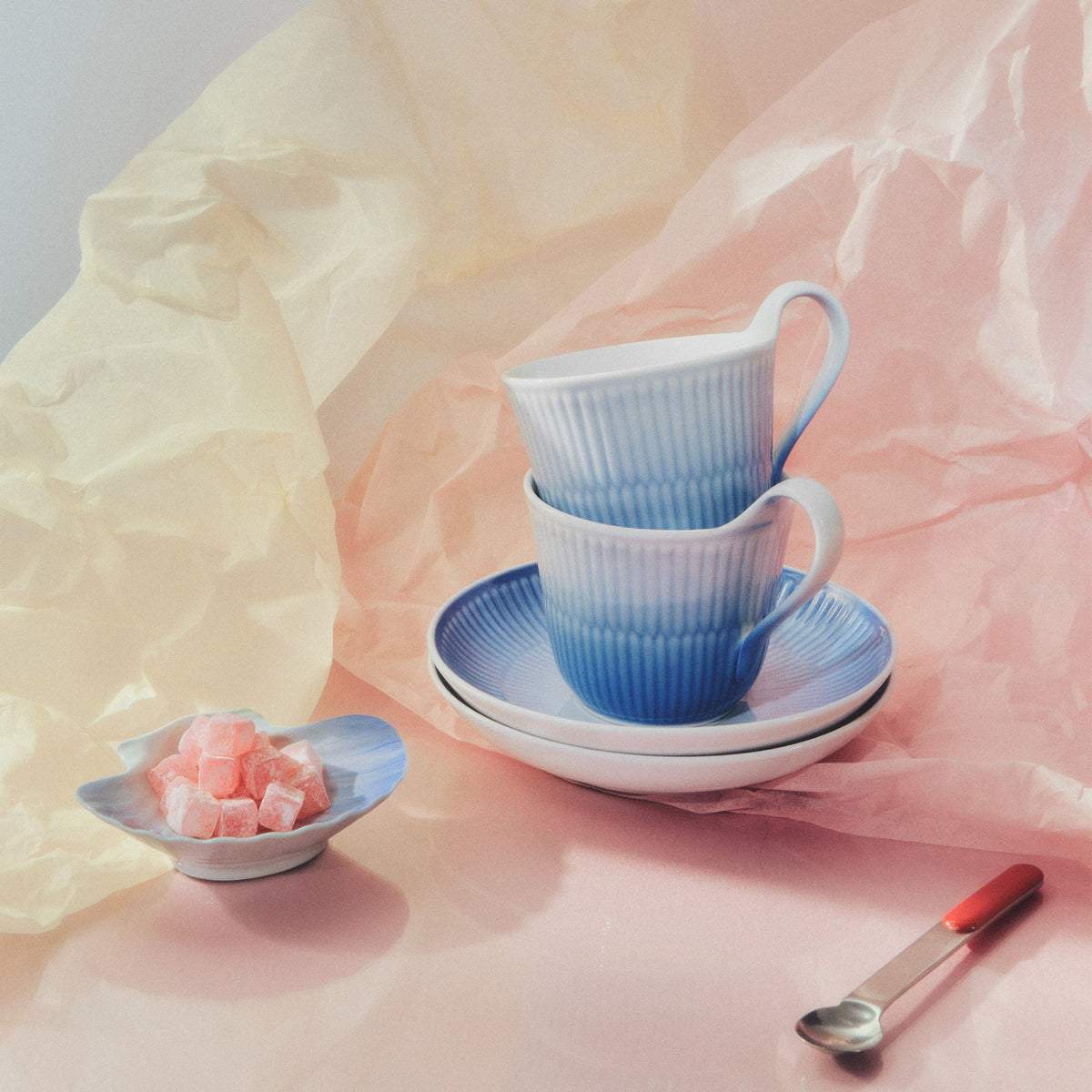 Iris High Handle Cup and Saucer, Blue, 25 cl - US 8628